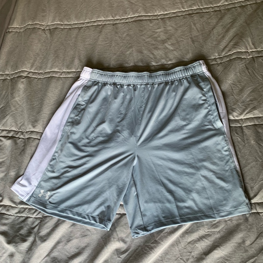 Under Armour Men's Light Gray Athletic Shorts